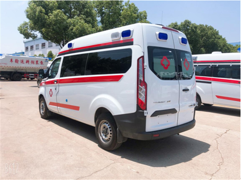福特V362中轴中顶监护型救护车 福特V362中轴中顶监护型救护车
