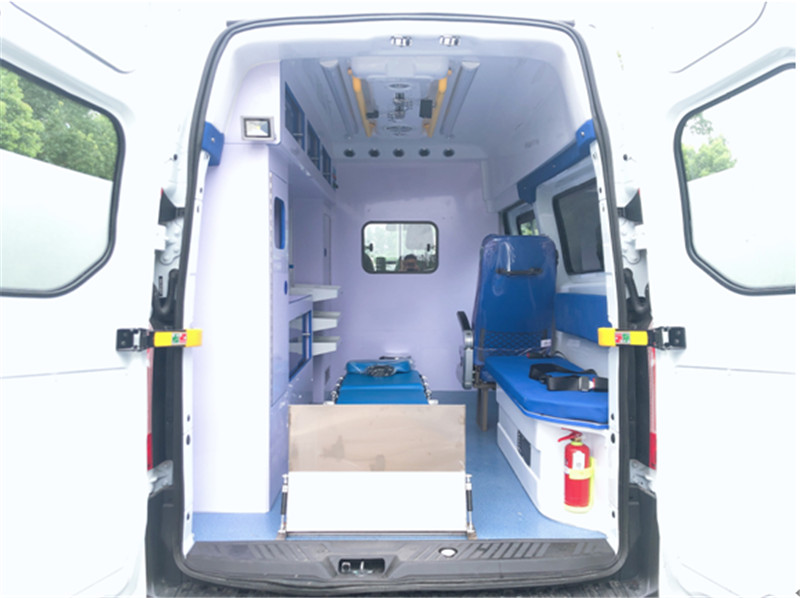福特V362中轴中顶监护型救护车ABS内饰 福特V362中轴中顶监护型救护车ABS内饰