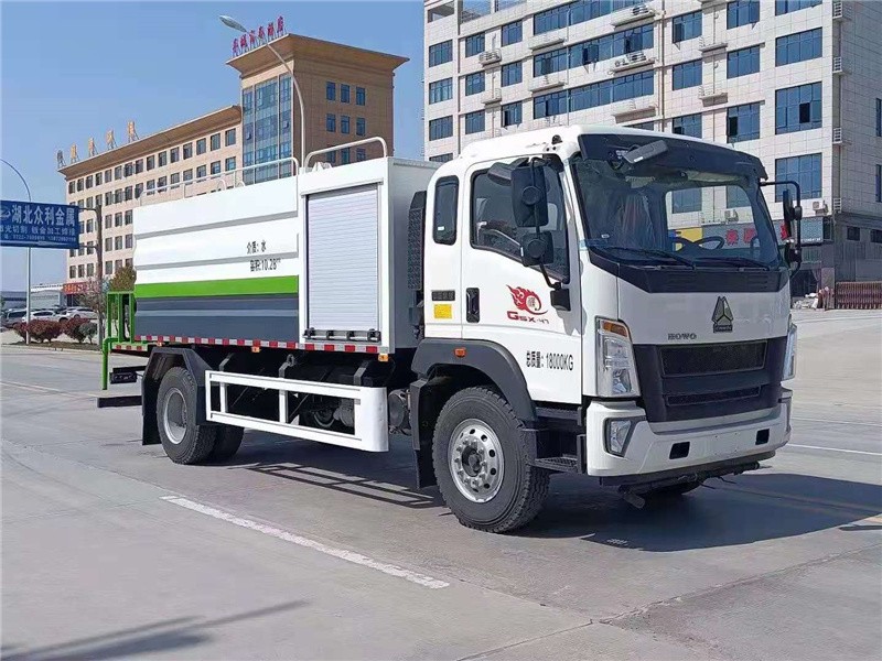 重汽豪沃抑尘车